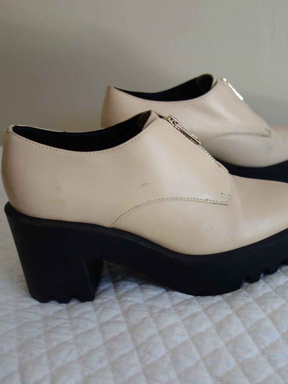 & OTHER STORIES Chunky Tannish Zip Up Shoes – Sz US 8